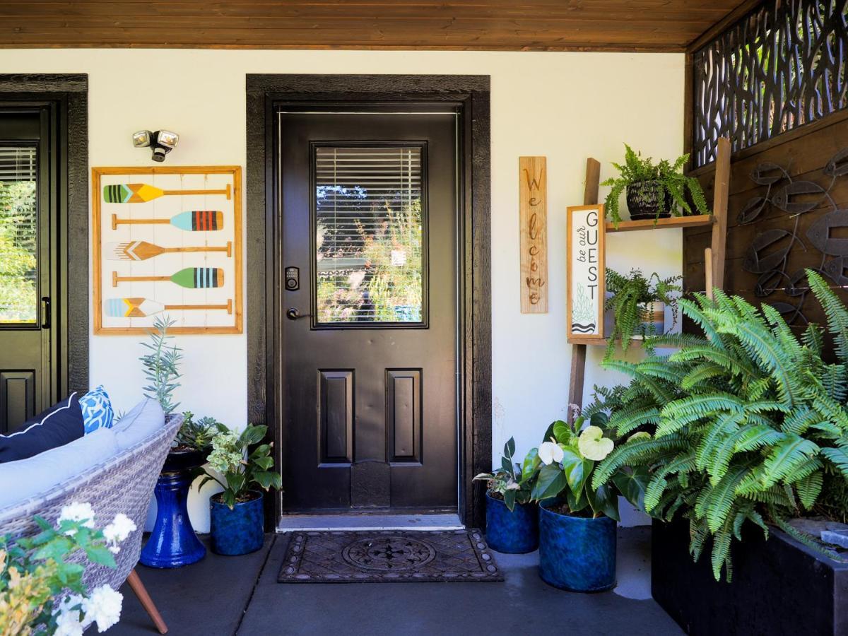 Rayleigh Riverfront Retreat- Peaceful Garden Oasis-25 Minutes To Ski Hill Kamloops Exterior photo